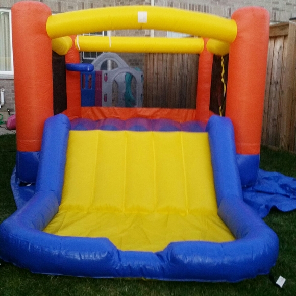 New Water Slide/Ball Pit Bounce House - Picture 3 of 3